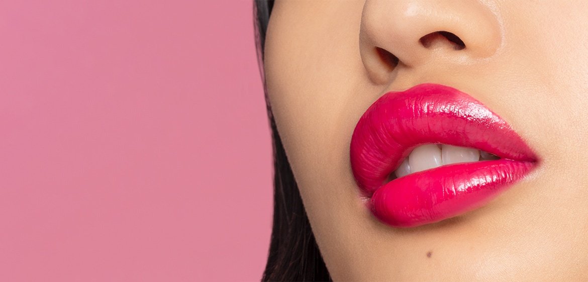 Anwendungsbeispiel für Magenta gefärbte Lippen
